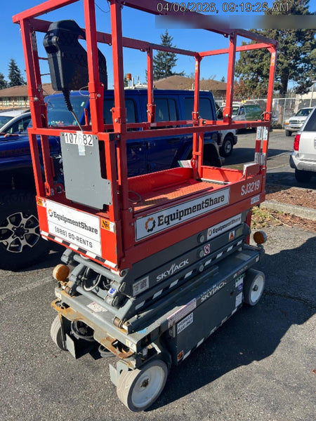 2020 Skyjack SJIII-3219 Solid NM Tires, Half height spring hinged entry gate, Dual Beacons, 800W Inverter