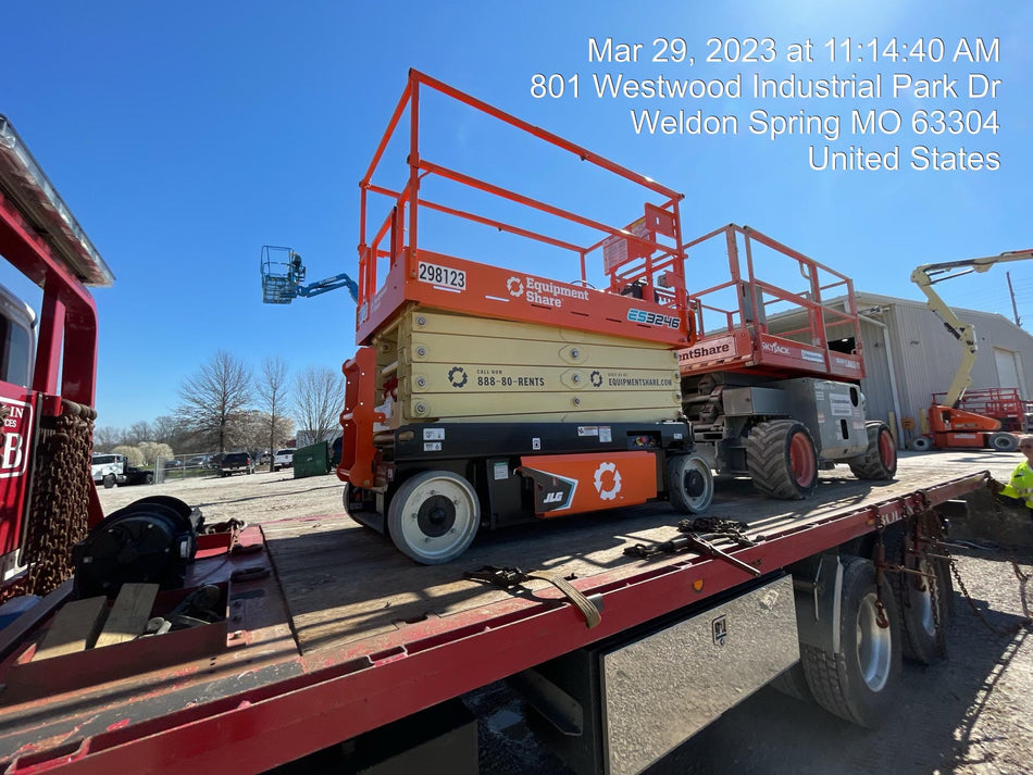 2023 JLG ES3246