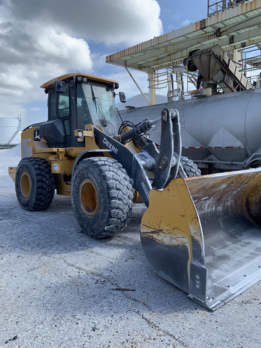2019 John Deere 624L 4yd Wheel Loader, Cab/Heat/Air, 3 Function Hydraulics, JRB Hydraulic QC, QC 4yd bucket w/smooth cutting edge, QC Carriage, 72" Fork Tines, 5yr/5,000hr Powertrain and Hydraulics extended warranty