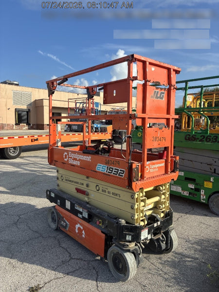 2023 JLG ES1932