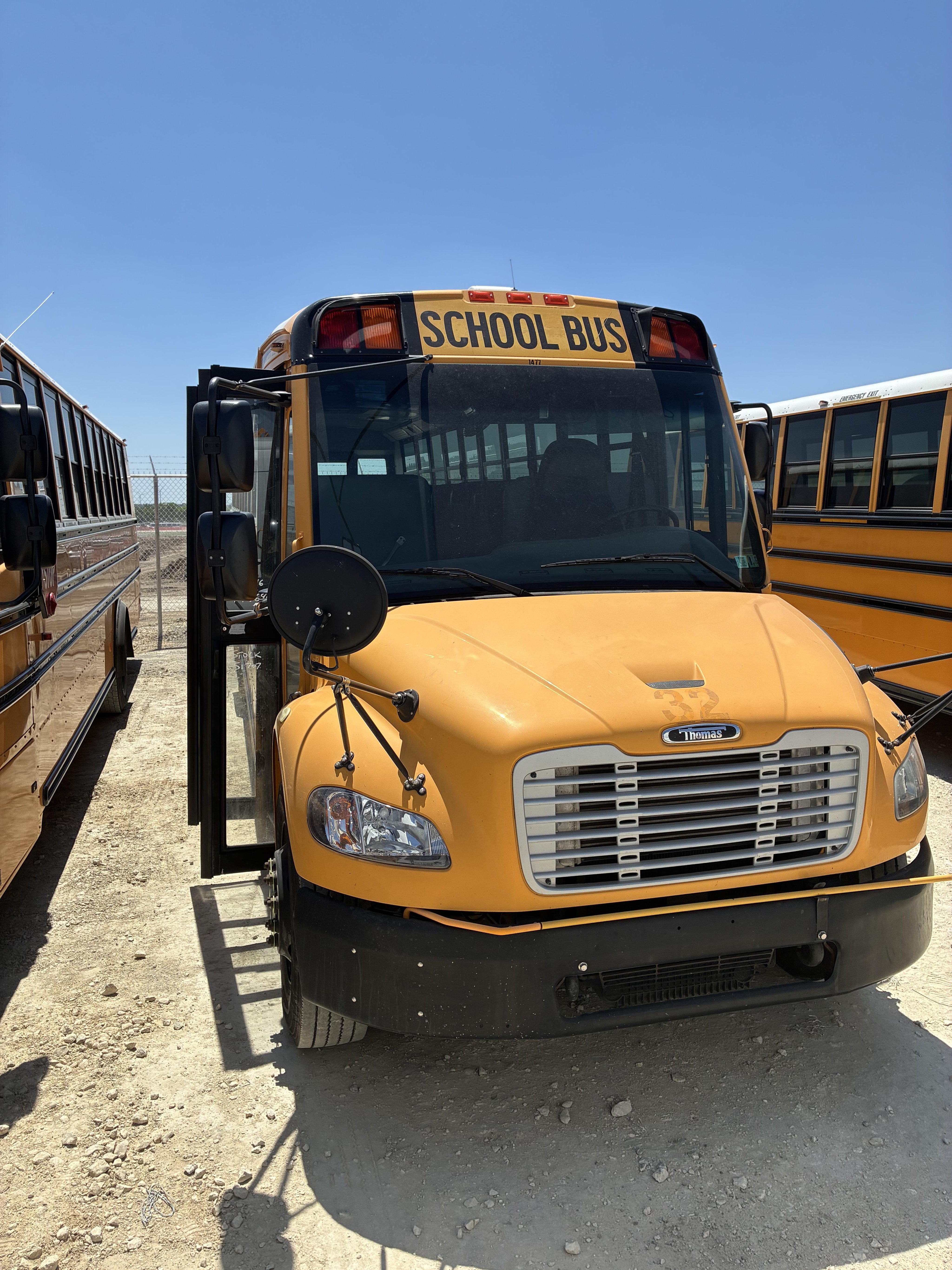 2014 FREIGHTLINER Thomas 72 Passenger Bus