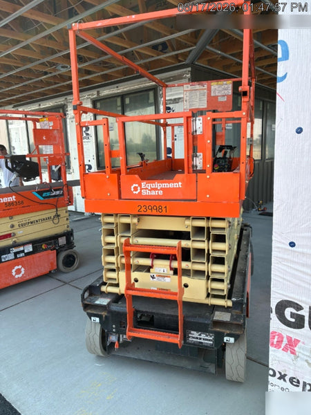 2022 JLG ES3246