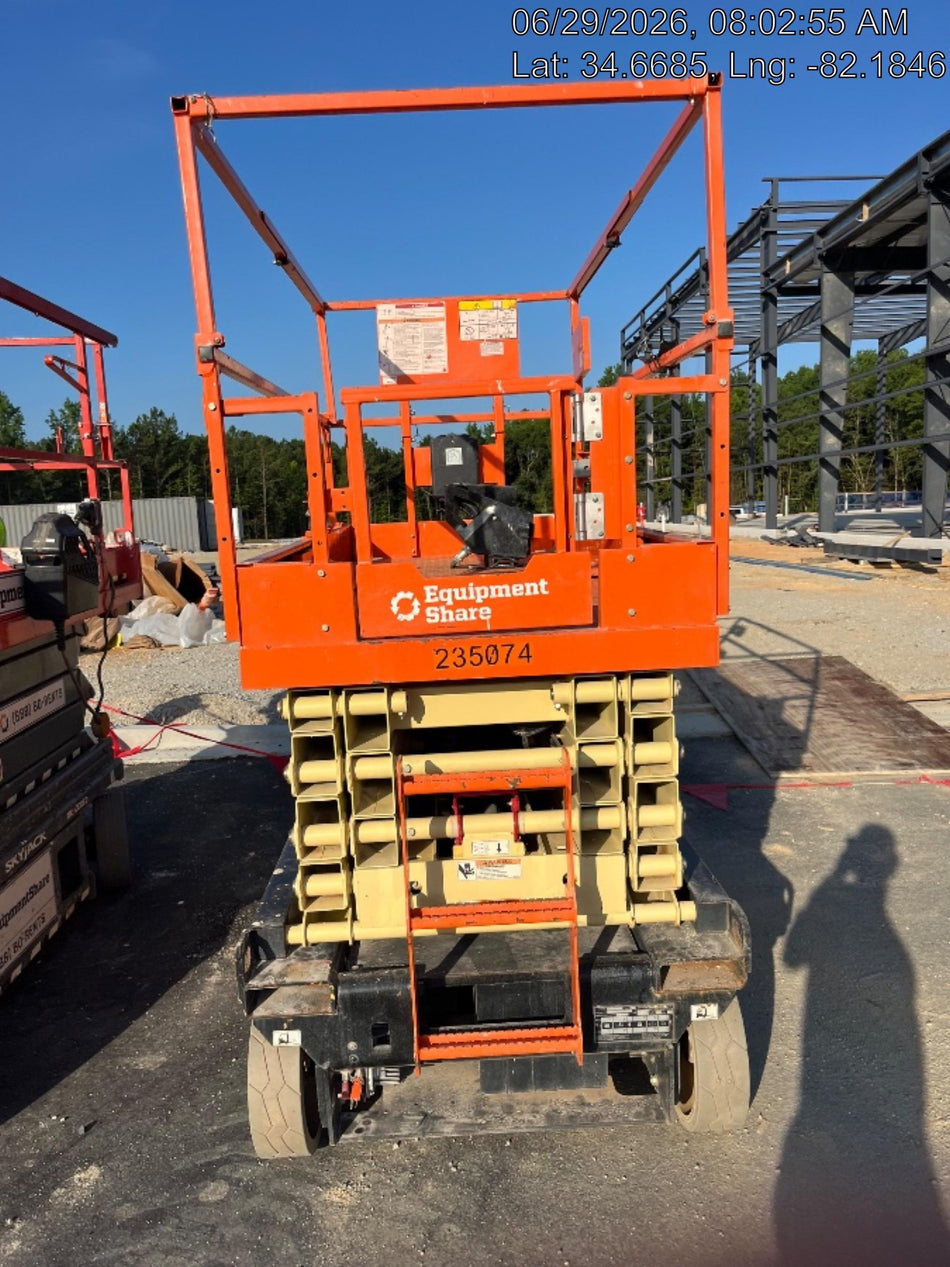 2022 JLG ES3246