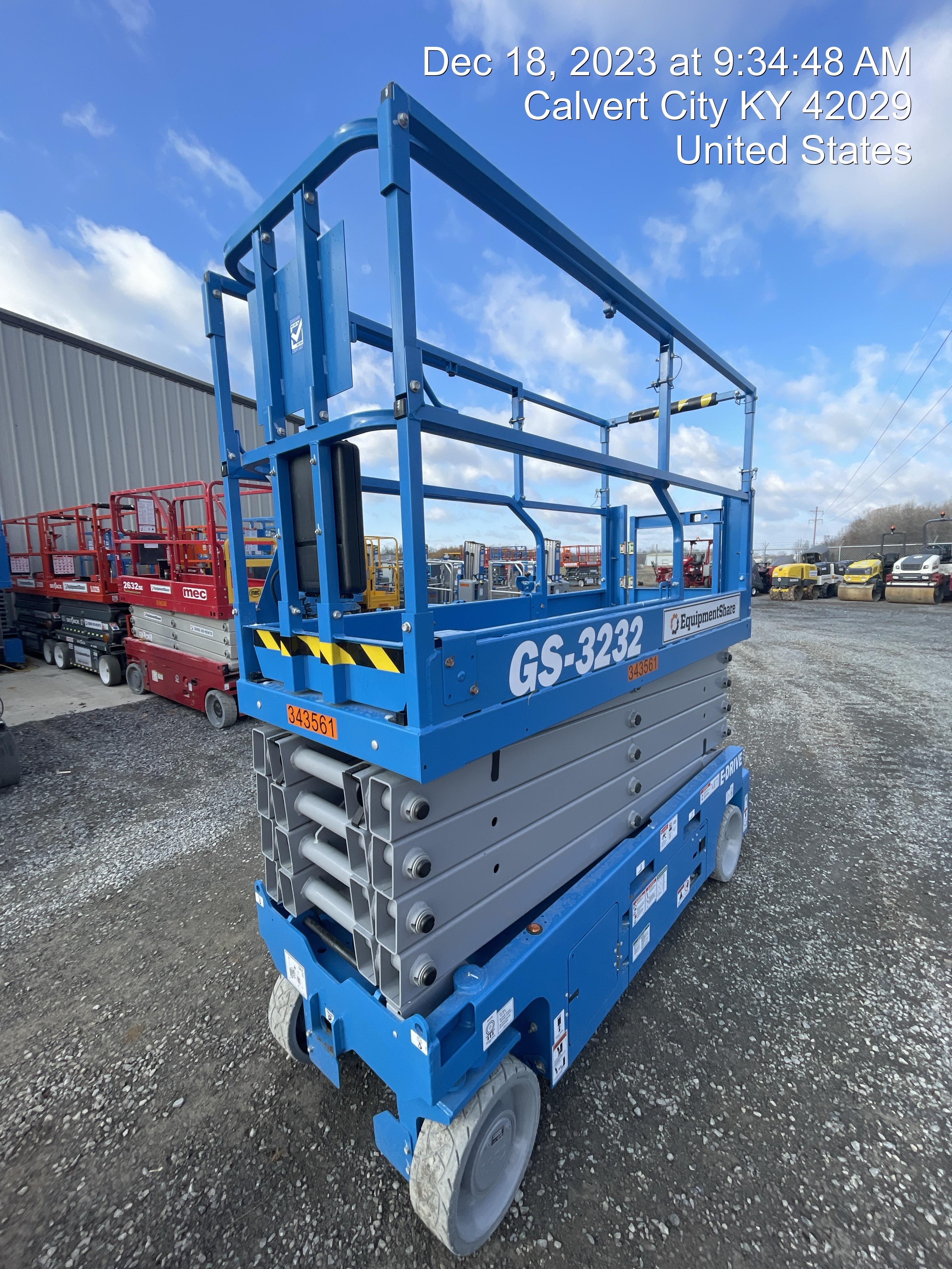 2023 GENIE GS-3232
