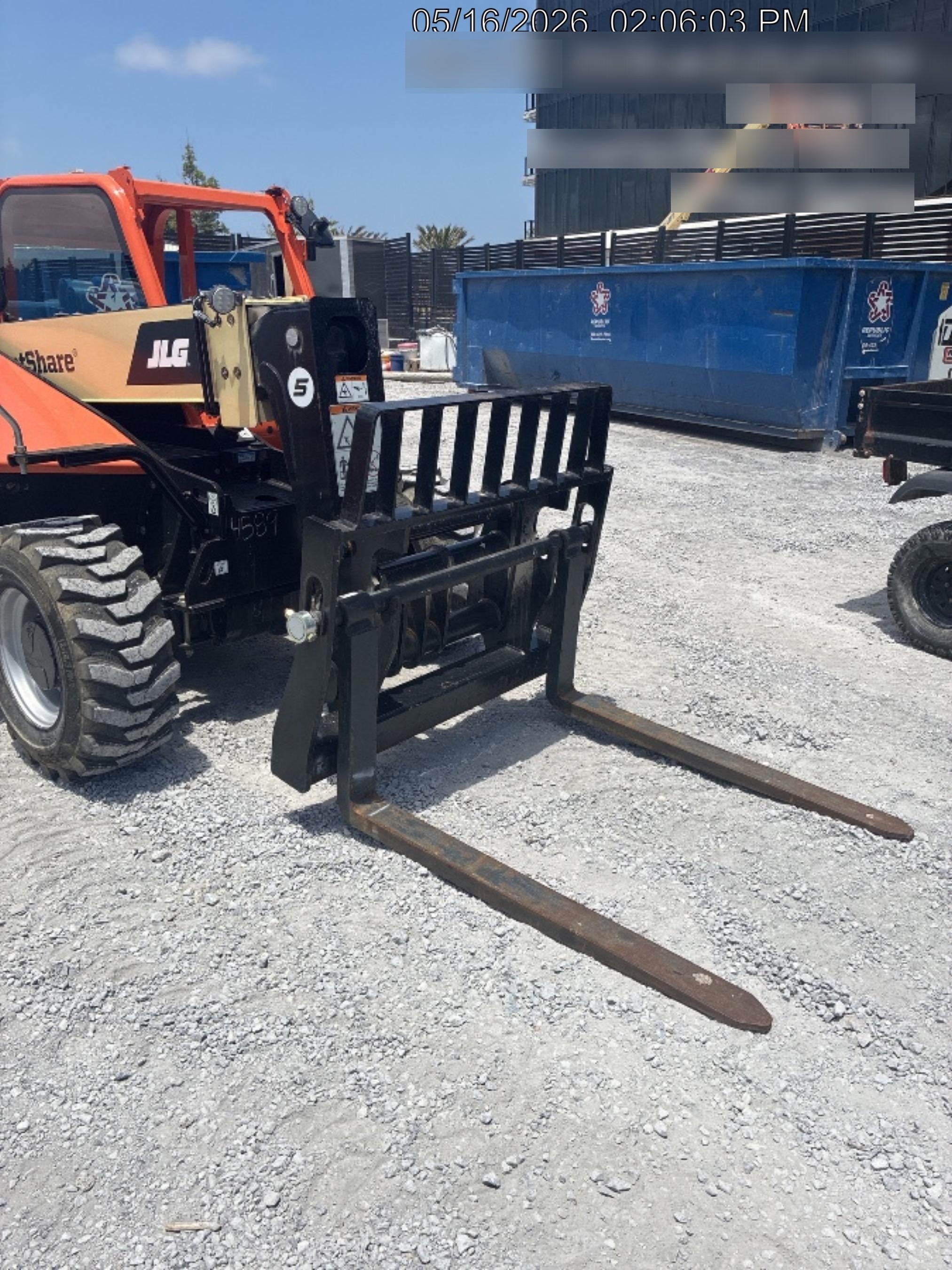 2025 JLG 519