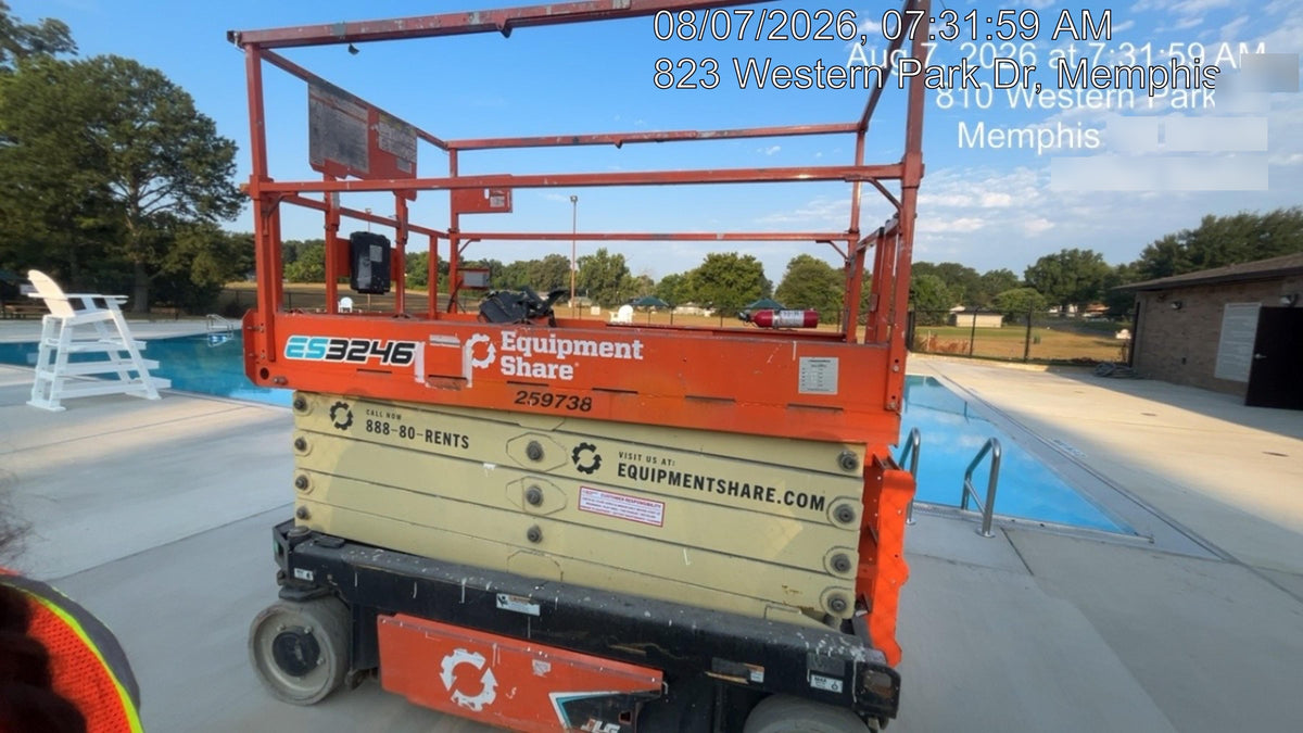 2022 JLG ES3246