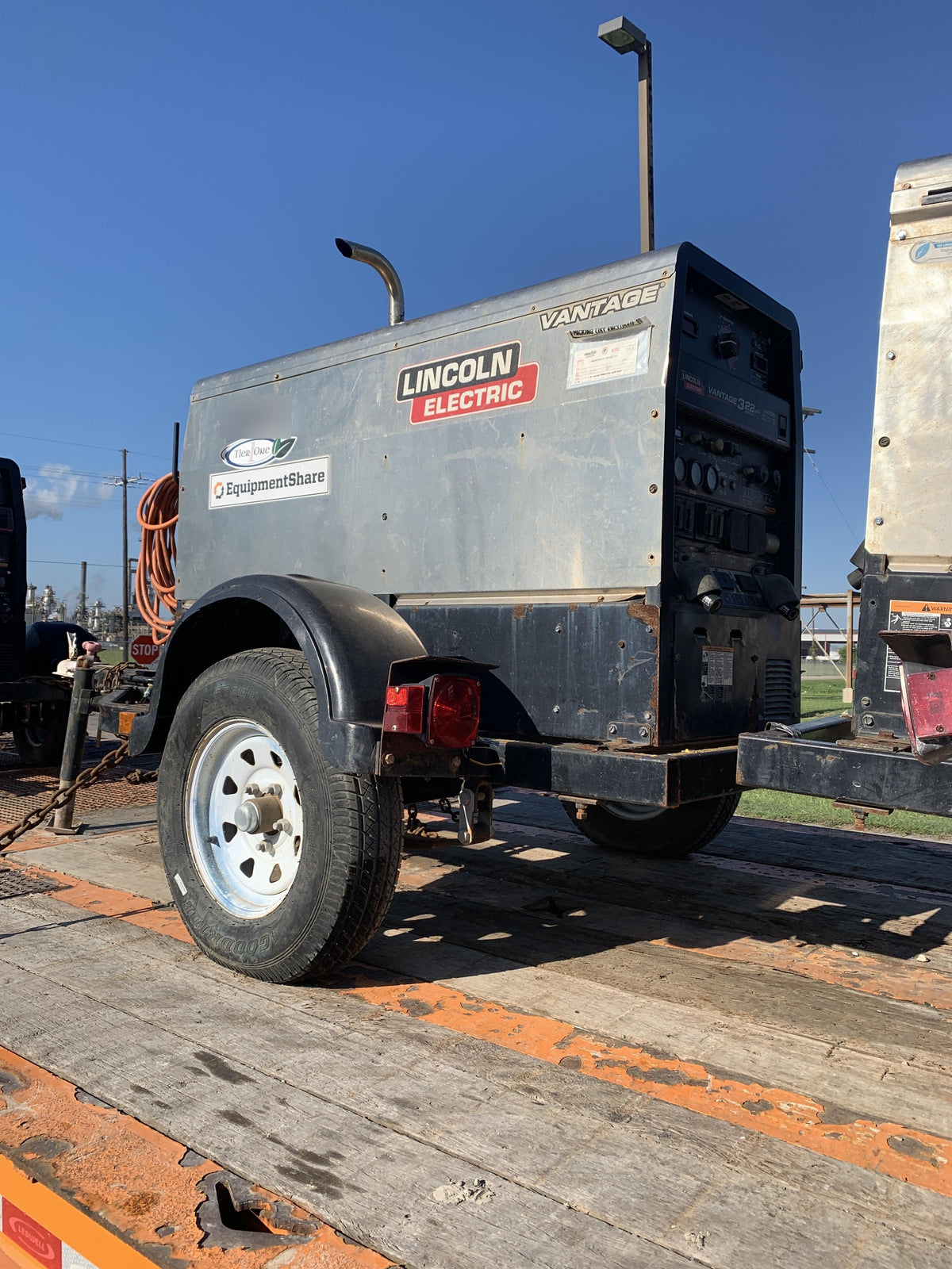 2019 Lincoln Electric Vantage 322 Welder Ready-Pak 3, Two wheel trailer, Fender and Light kit, Cable Rack