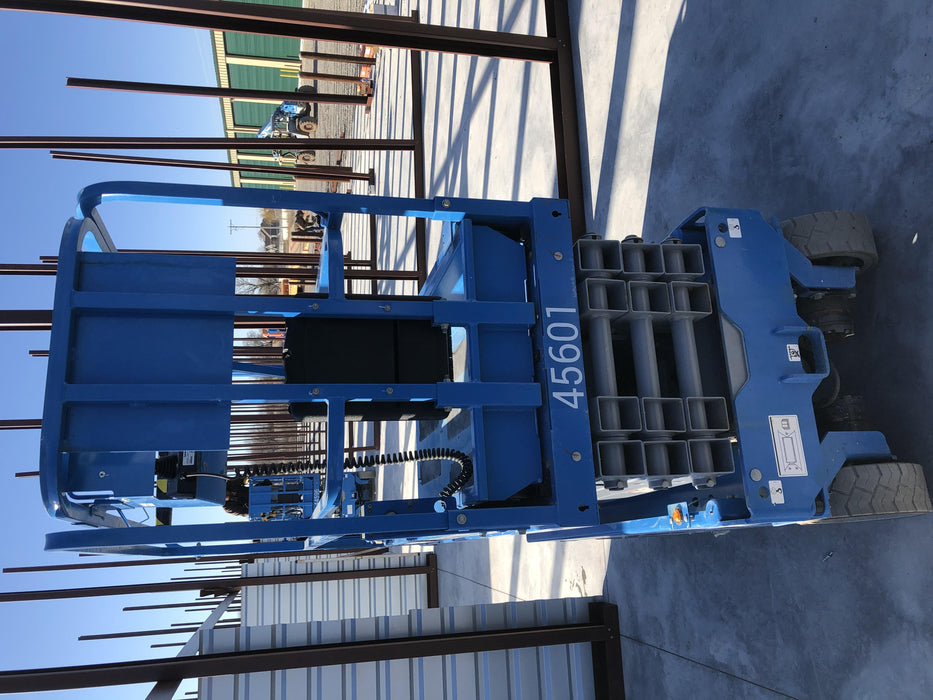 2019 Genie GS-1930 Fixed rails with chain Entry