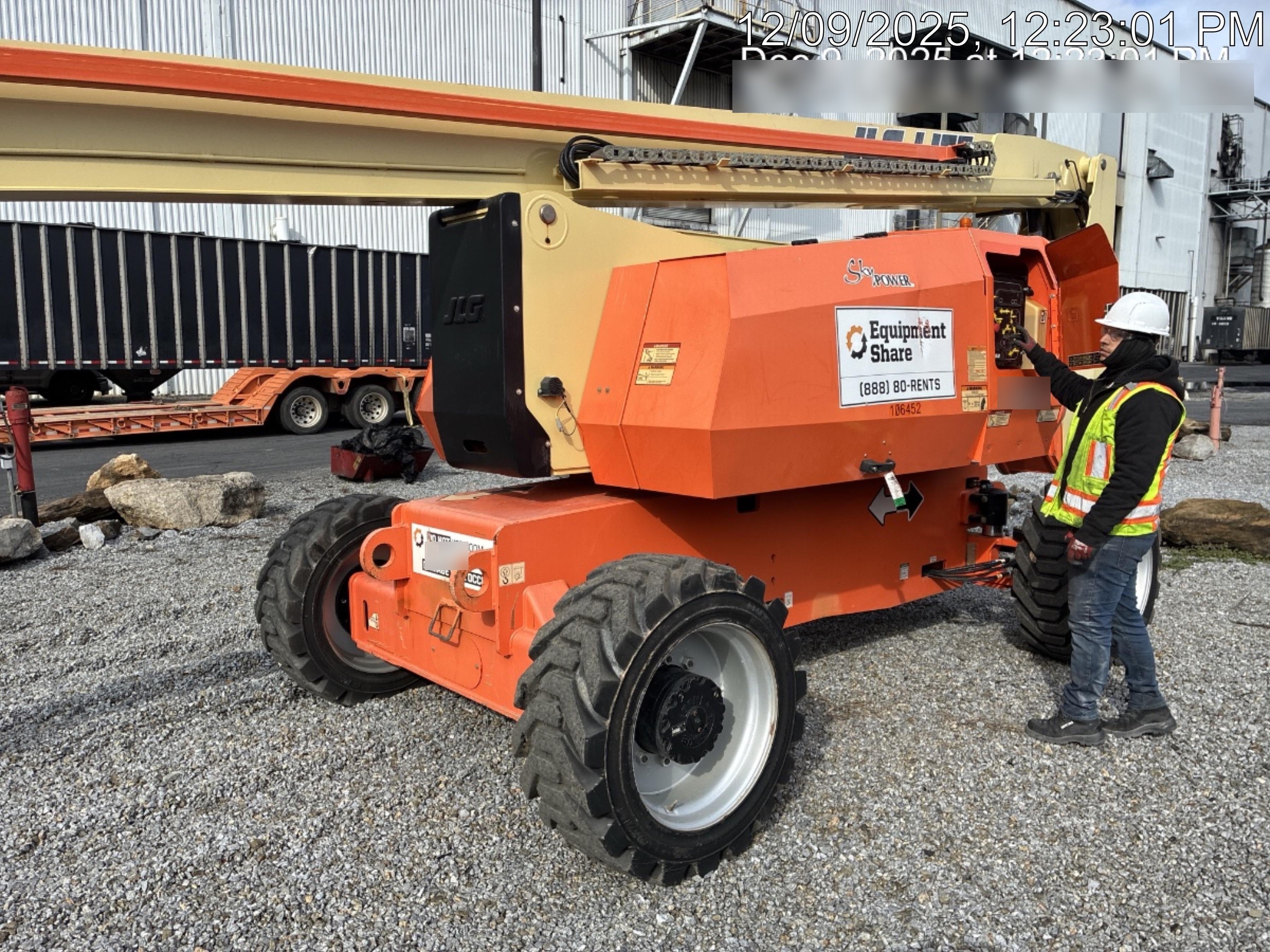 2020 JLG 800AJ