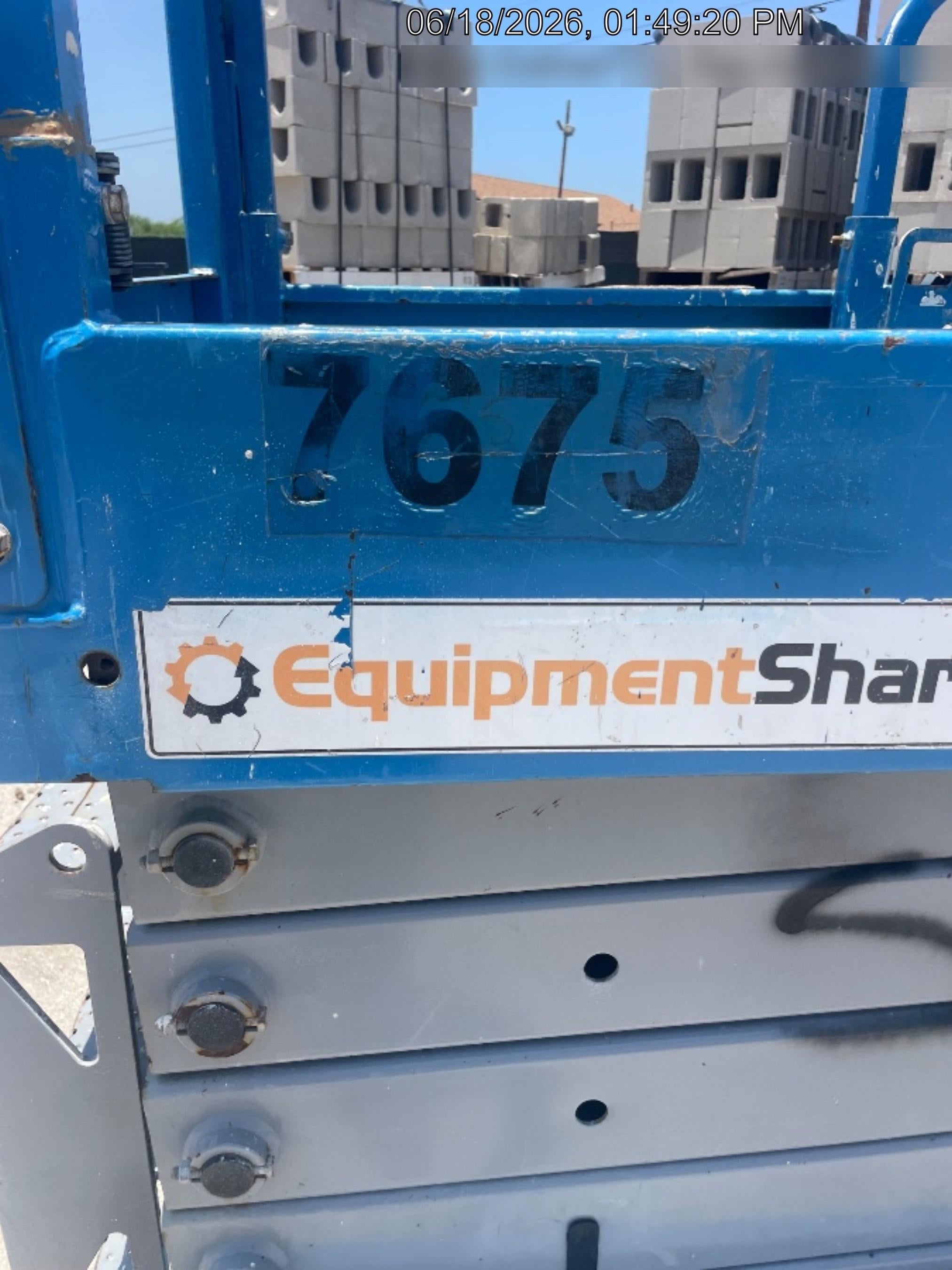 2017 Genie GS-3232 Genie GS3232 Lift w/Folding Rails and Swing Gate