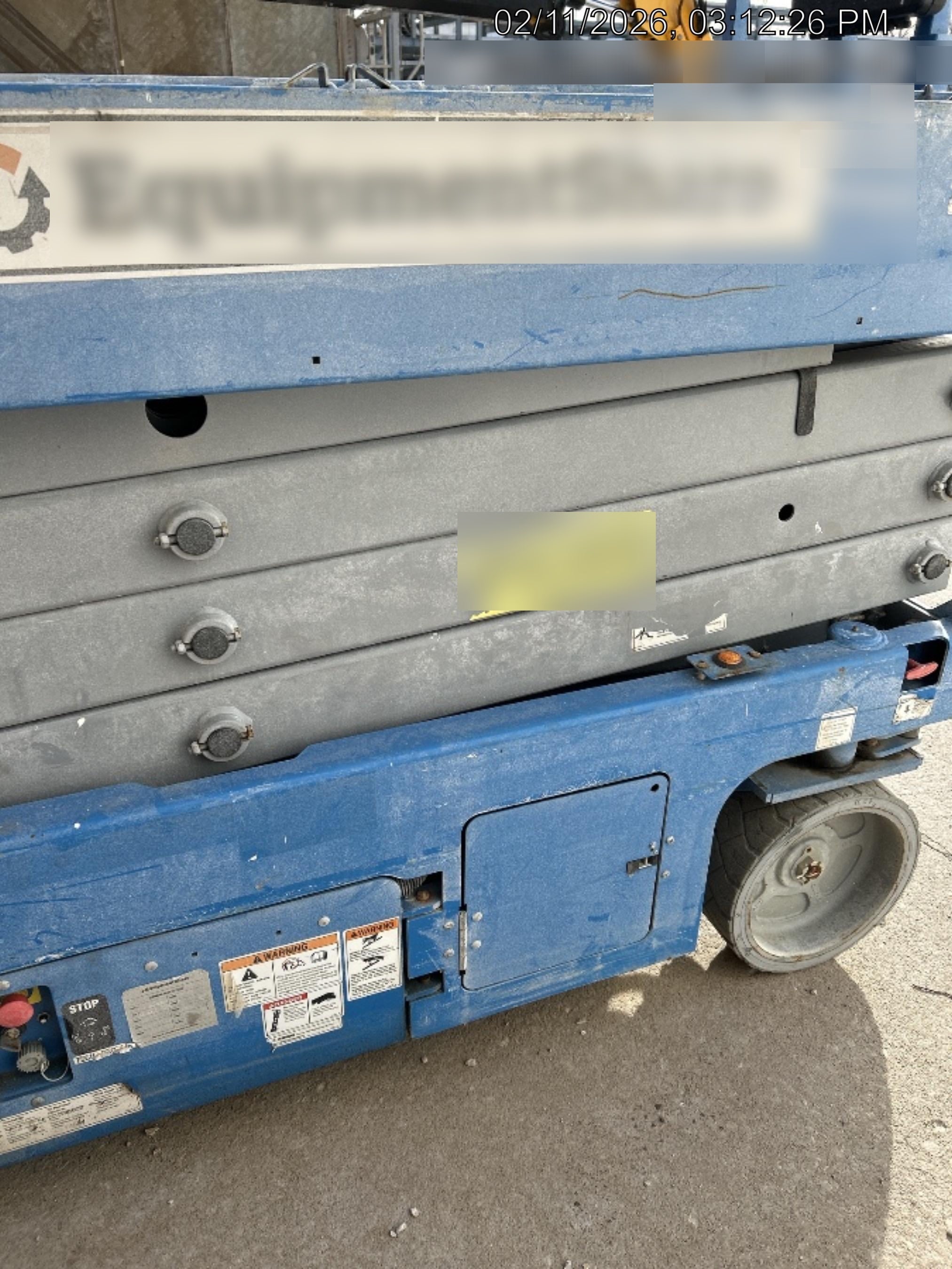 2019 Genie GS-2632 Folding rails with half height swing gate