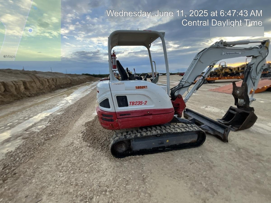 2021 TAKEUCHI TB235-2R