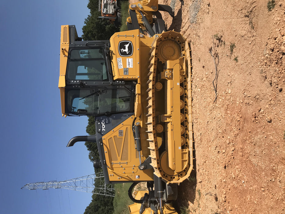 2020 JOHN DEERE 700L