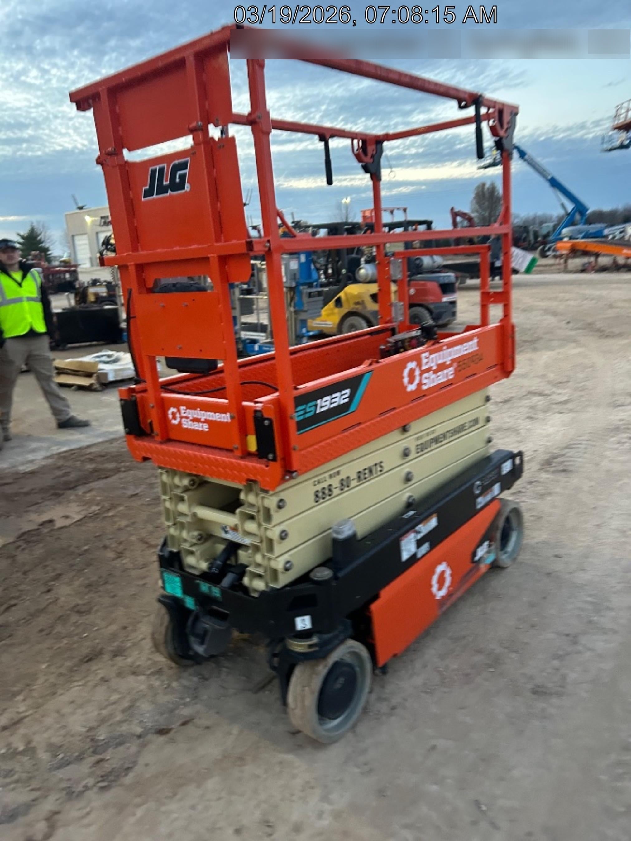 2025 JLG ES1932