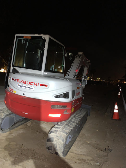 2021 TAKEUCHI TB260-CR