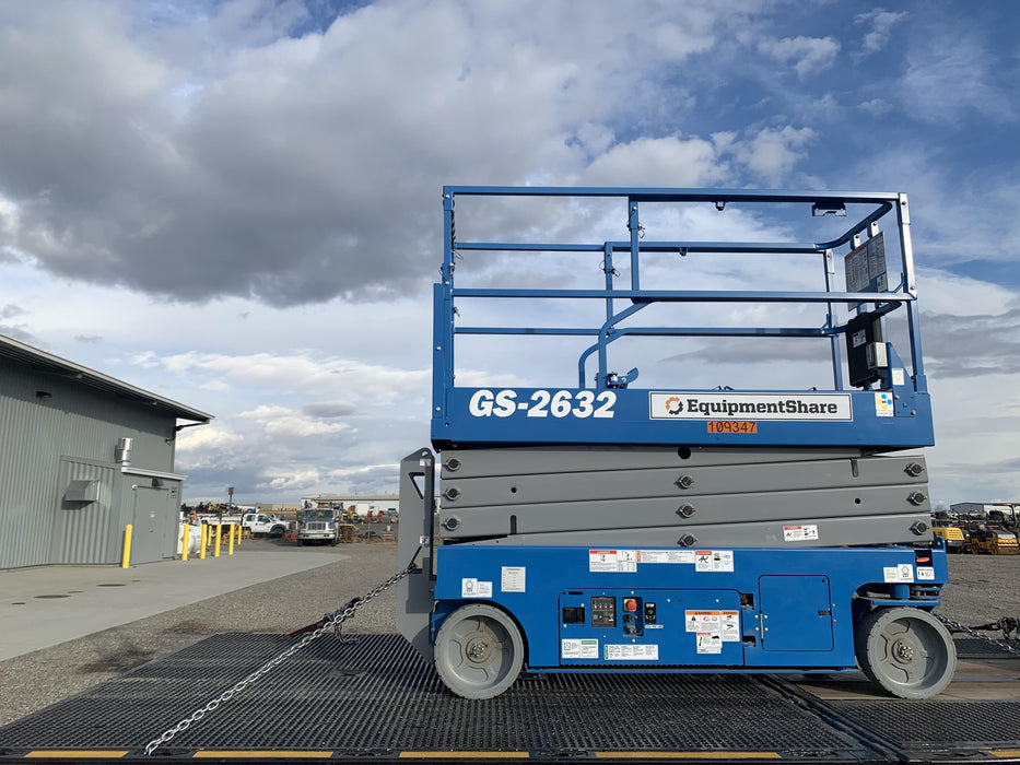 2020 Genie GS-2632 Solid NM Tires, Folding Rails with Half-Height Swing Gate, Beacon, 800W Invertor