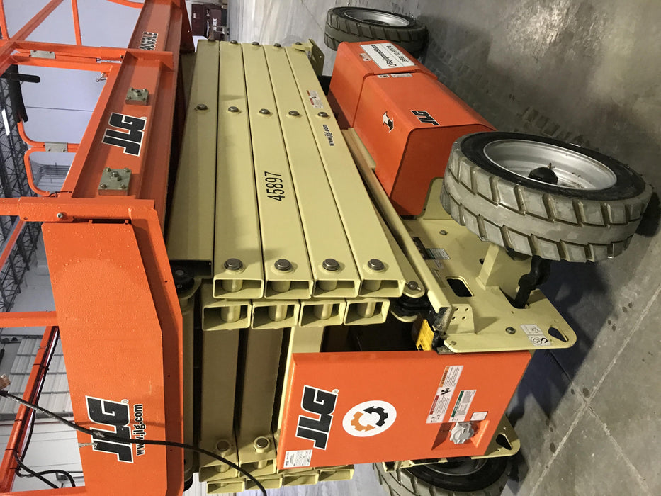 2019 JLG 4069LE Solid Non Marking Tires, Rotating Beacon