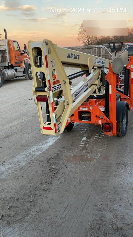 2022 JLG T350