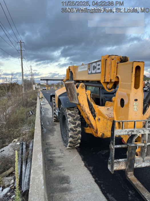 2019 JCB 512-56 Canopy, 109 HP, Solid Tires, STD Worklight, Beacon, Aux Hydraulics, Lifting Eye, Back up Alarm w/66" Carriage/60" Forks