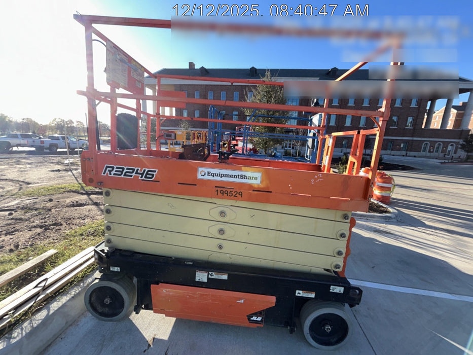 2021 JLG R3246