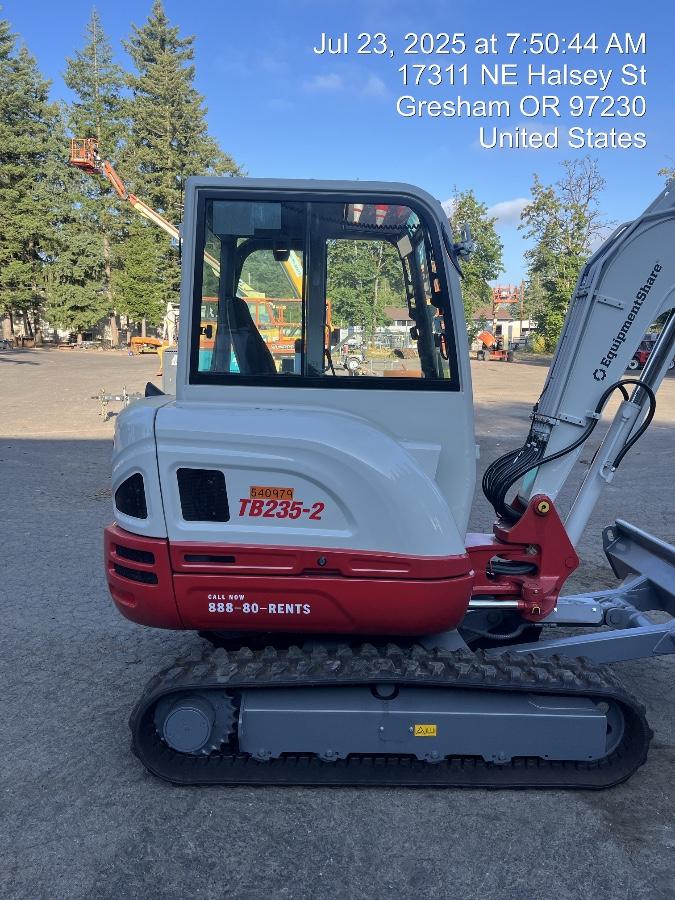2025 TAKEUCHI TB235-2CR