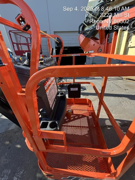 2025 JLG E300AJP