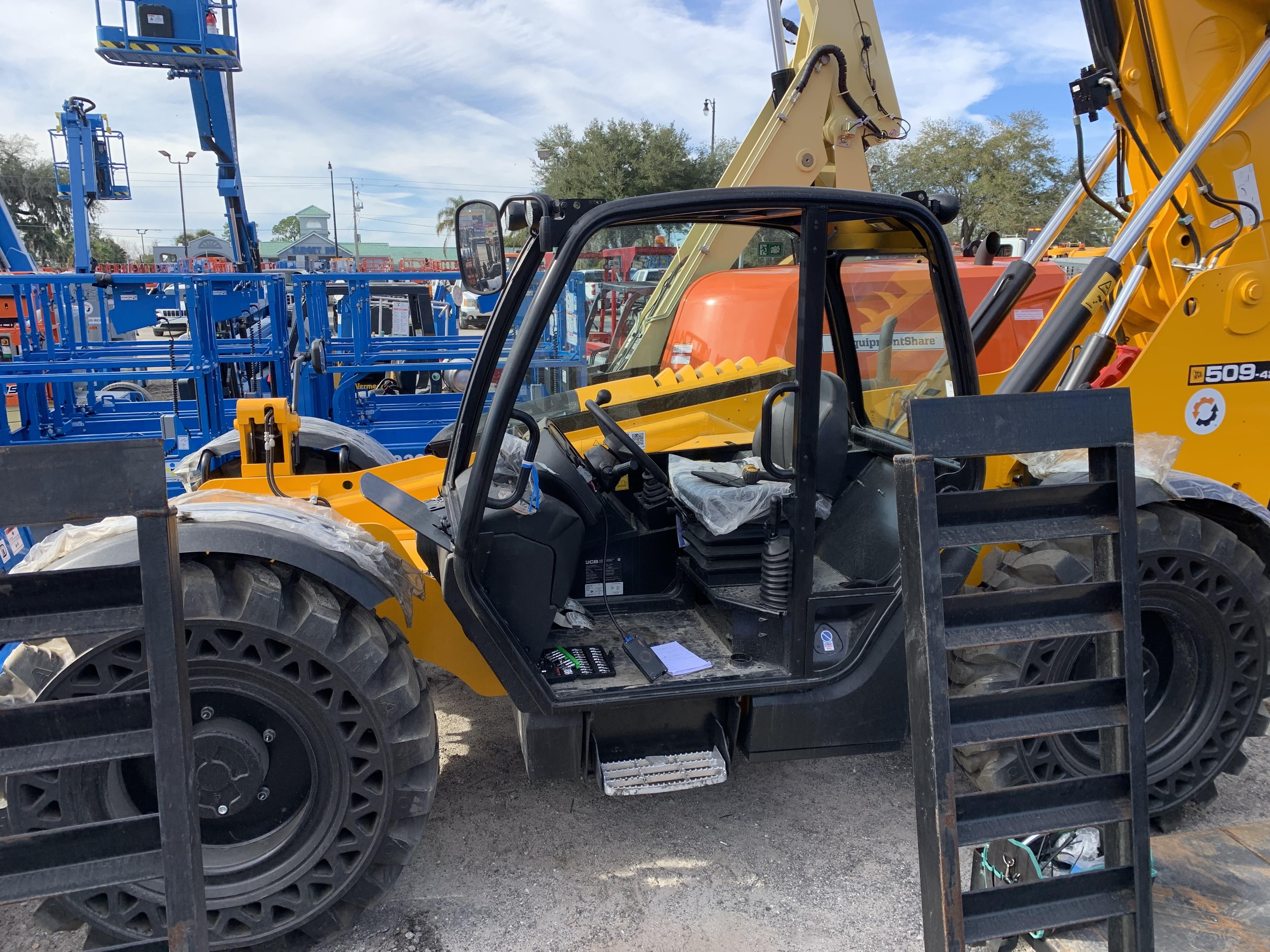 2021 JCB 509-42