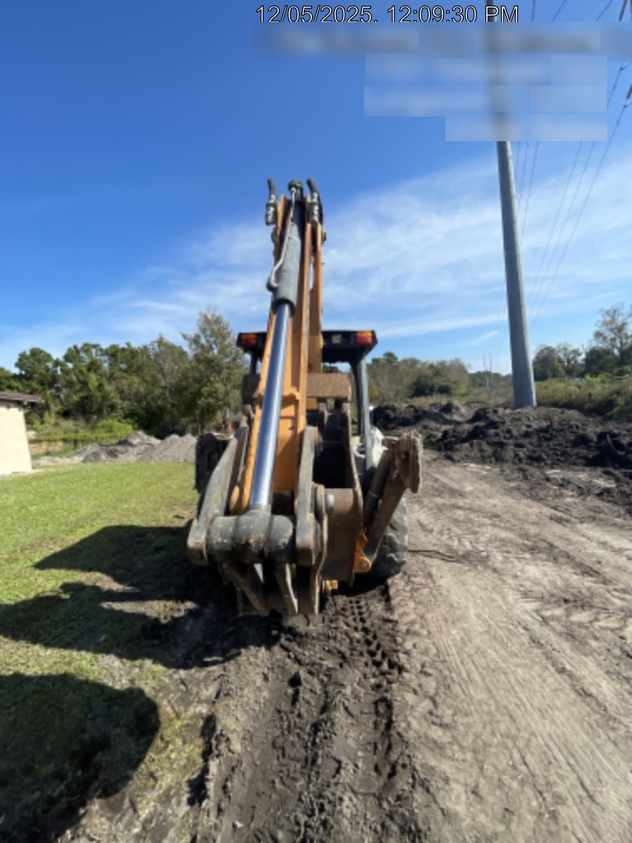 2019 Case 580N EP Canopy, 4WD, 1-Way Aux Hydraulics, Pilot Controls, Ride Control and Loader Aux Hydraulics, 900 LB. Front CWT, 82" HD LONG LIP (1 CU. YD.) W/BOCE AND LIFT EYES, FLIP OVER/STABILIZER PADS COMB