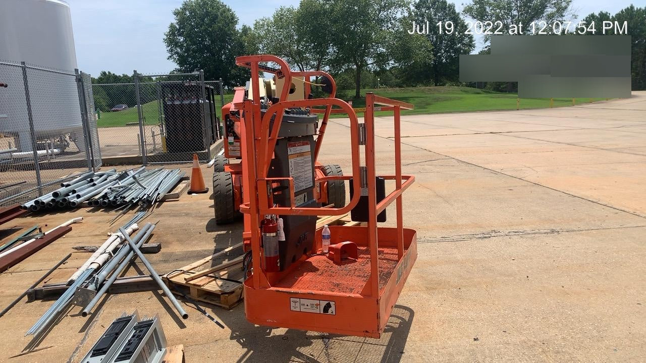 2019 JLG E450AJ