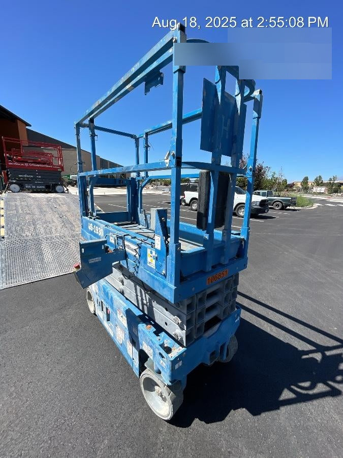 2020 Genie GS-1930 Solid Non Marking Tires, Beacon, Folding rails with half height swing gate, 800W Inverter