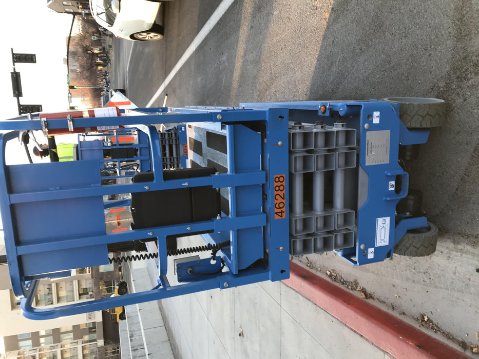 2019 Genie GS-1930 Fixed rails with chain Entry