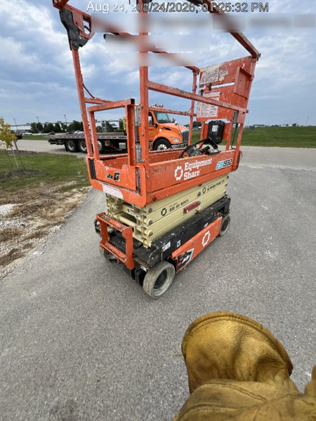 2023 JLG ES1932