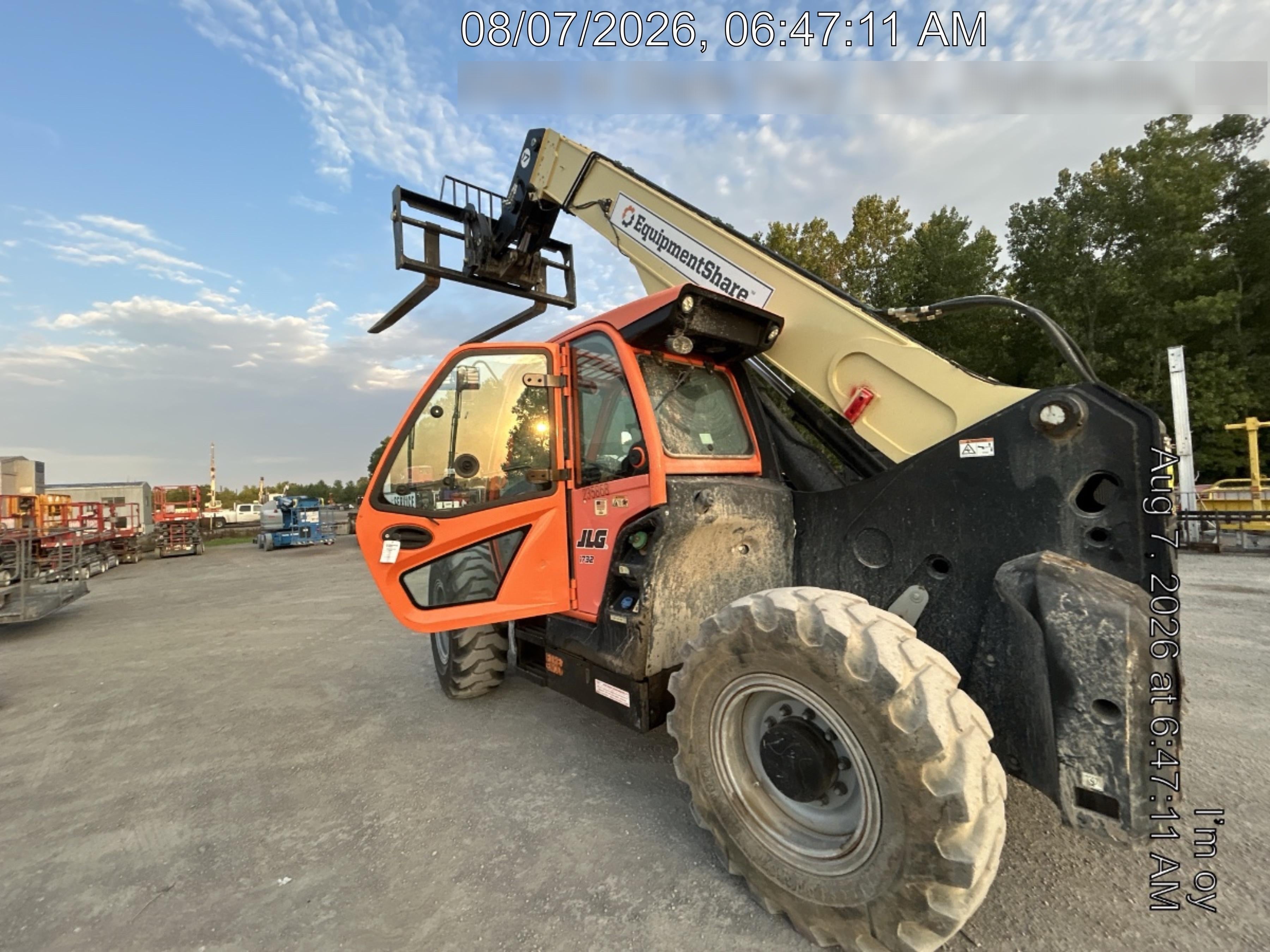 2022 JLG 1732