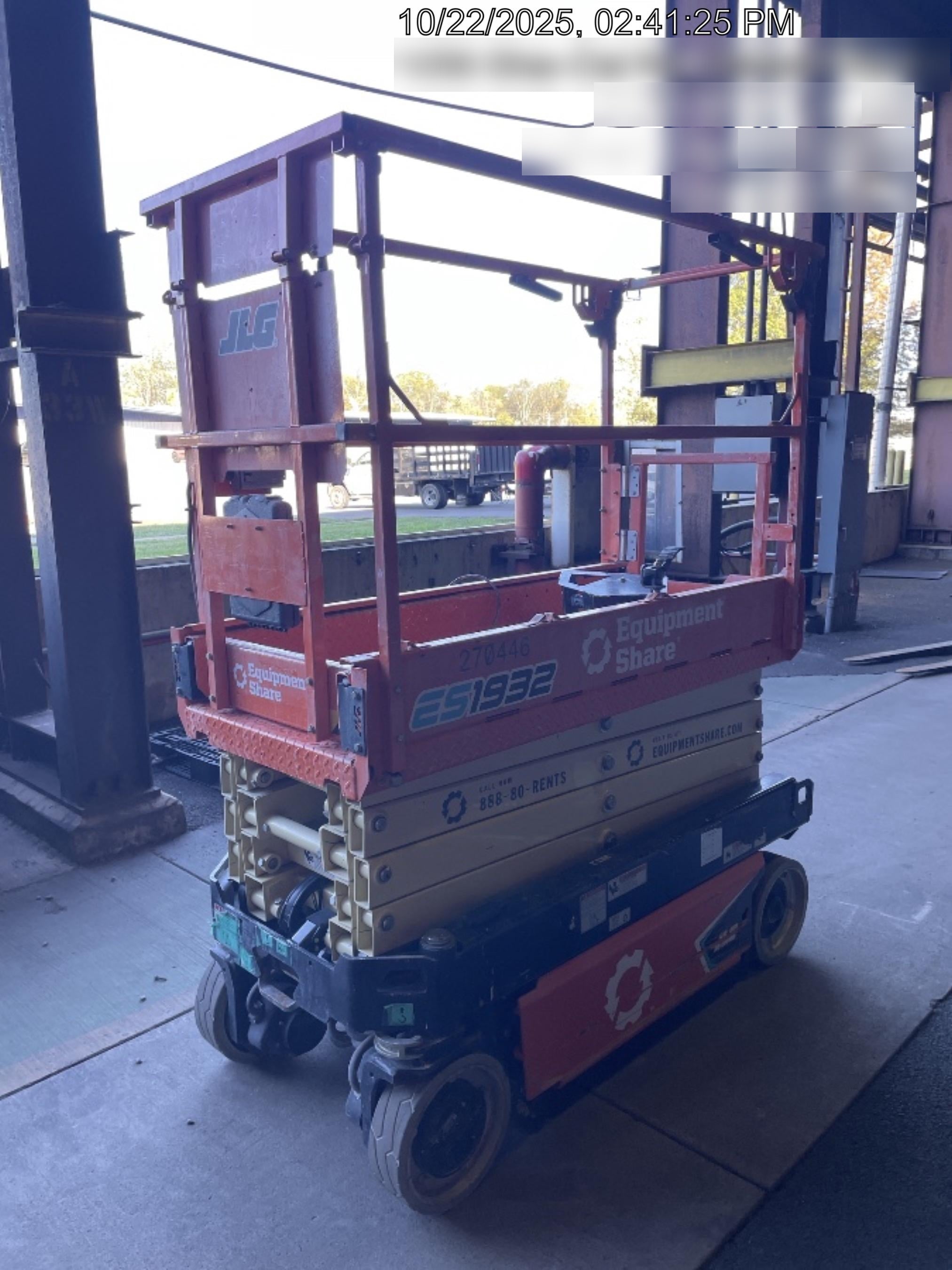 2022 JLG ES1932