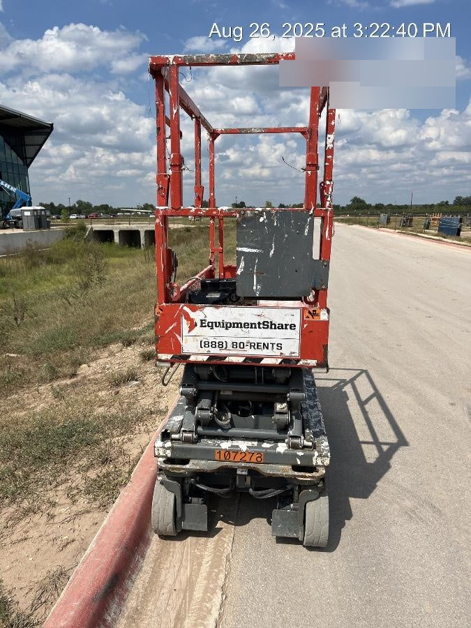 2020 Skyjack SJIII-3219 Solid NM Tires, Half height spring hinged entry gate, Dual Beacons, 800W Inverter