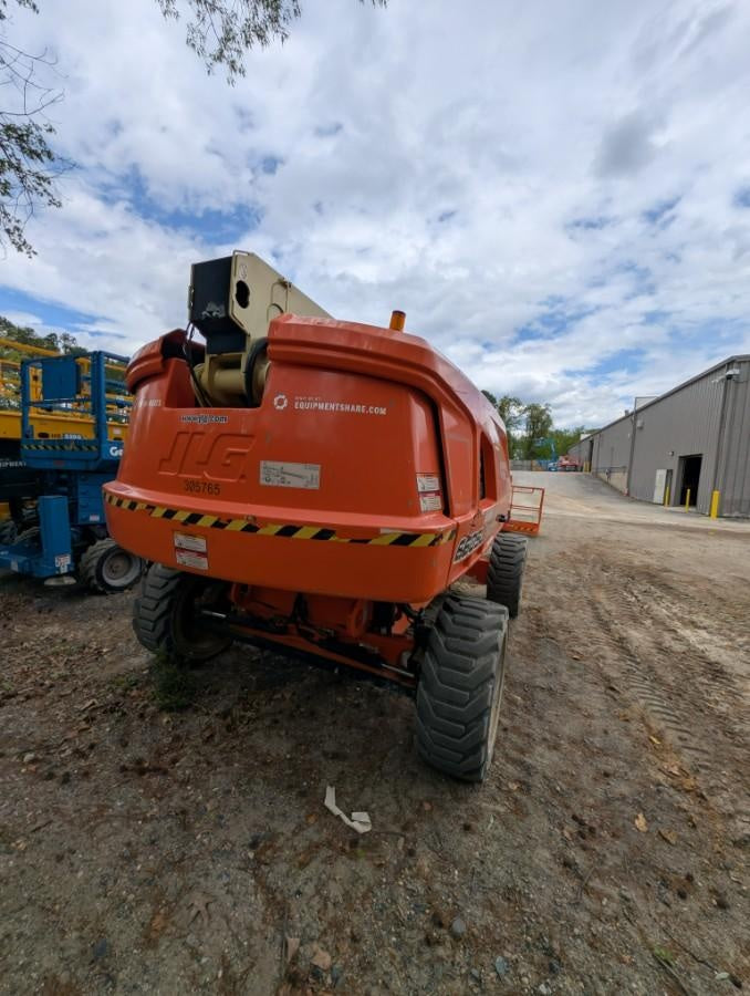 2023 JLG 660SJ