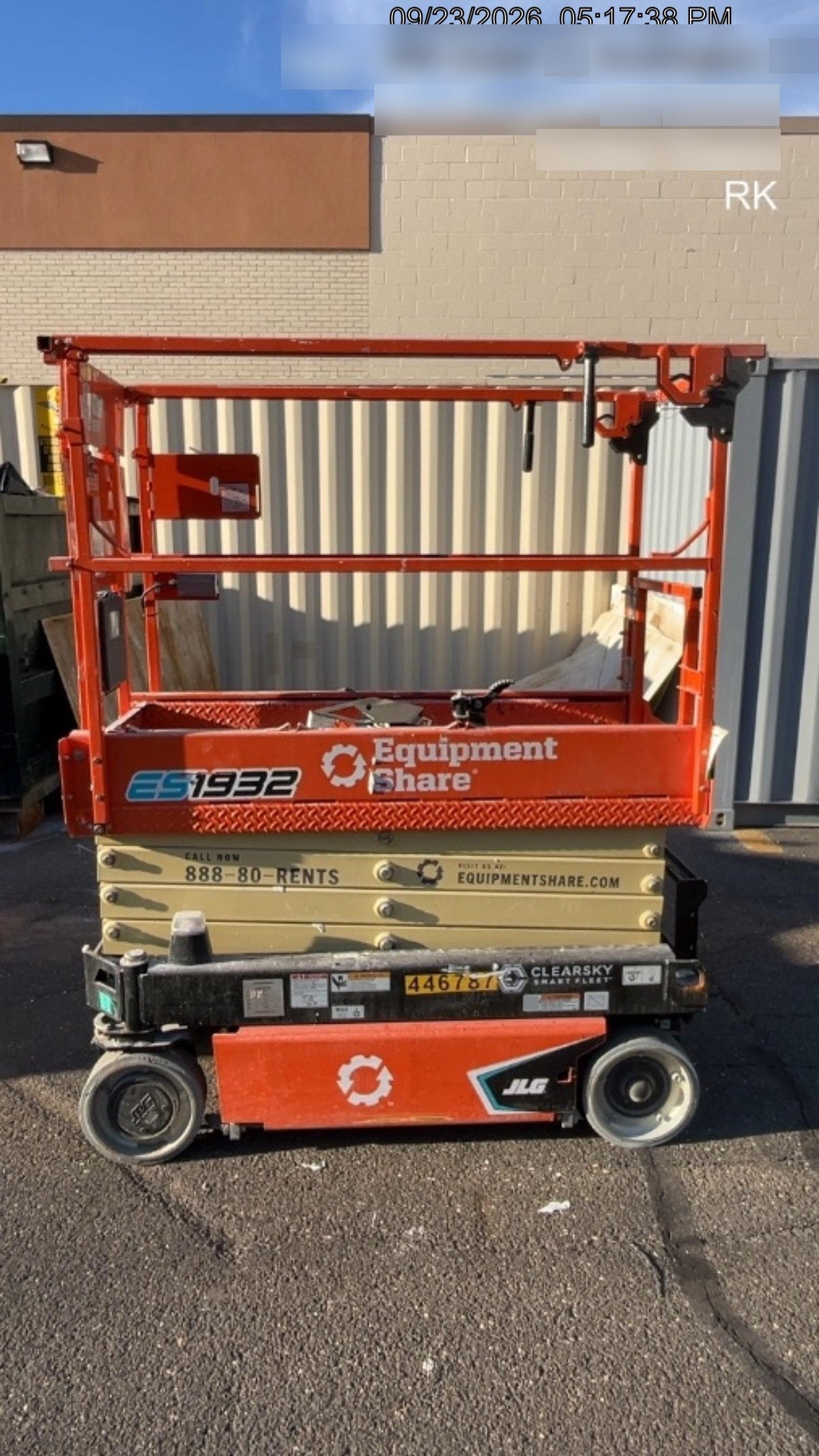 2024 JLG ES1932