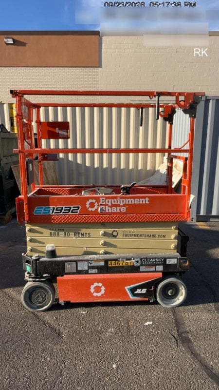 2024 JLG ES1932
