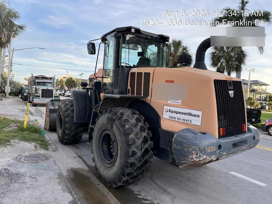 2018 Case 821G CLOSED CAB, JRB 418 STYLE HYD COUPLER