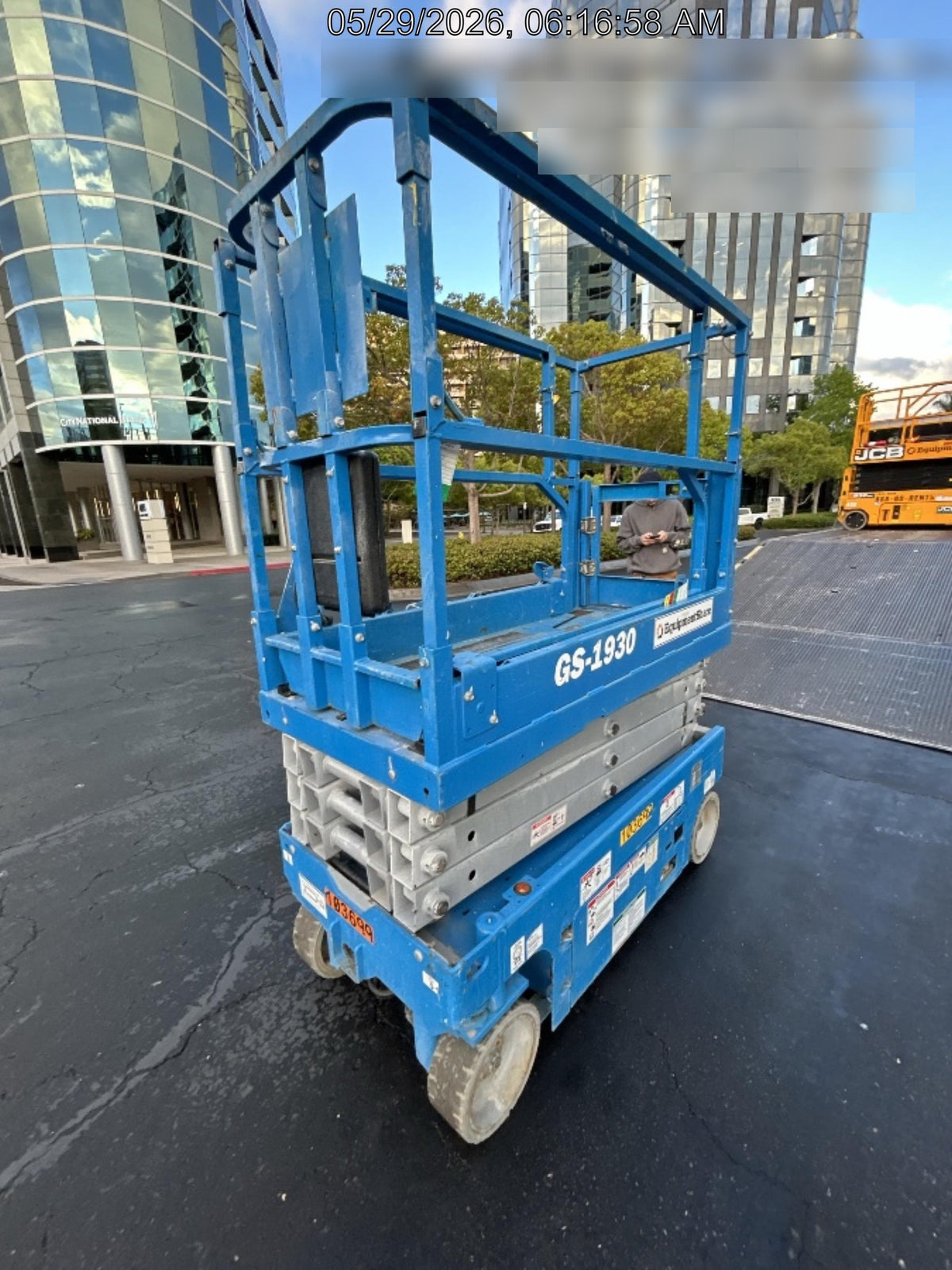 2020 Genie GS-1930 Solid Non Marking Tires, Beacon, Folding rails with half height swing gate, 800W Inverter