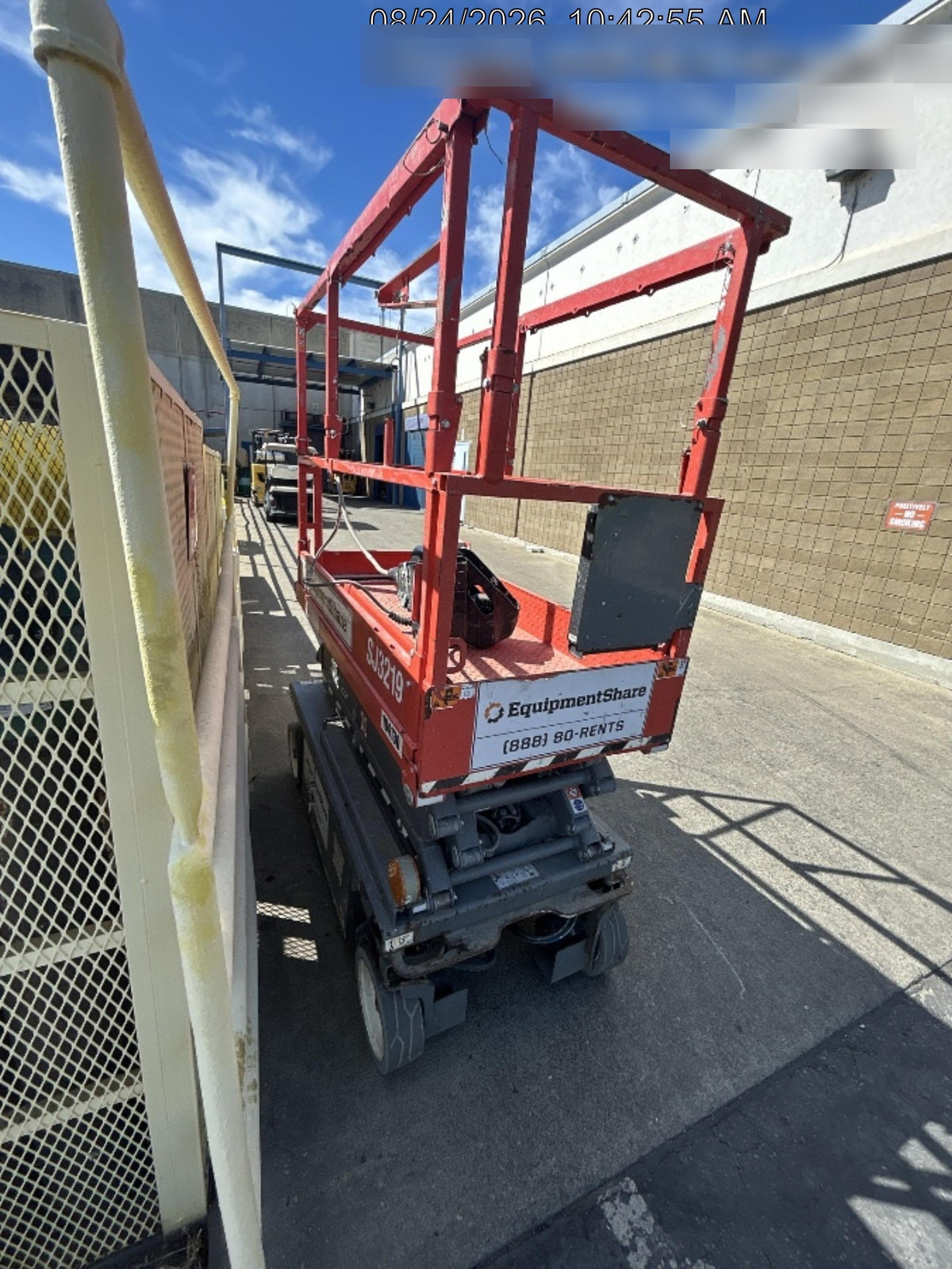 2020 Skyjack SJIII-3219 Solid NM Tires, Half height spring hinged entry gate, Dual Beacons, 800W Inverter