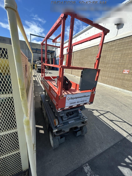 2020 Skyjack SJIII-3219 Solid NM Tires, Half height spring hinged entry gate, Dual Beacons, 800W Inverter