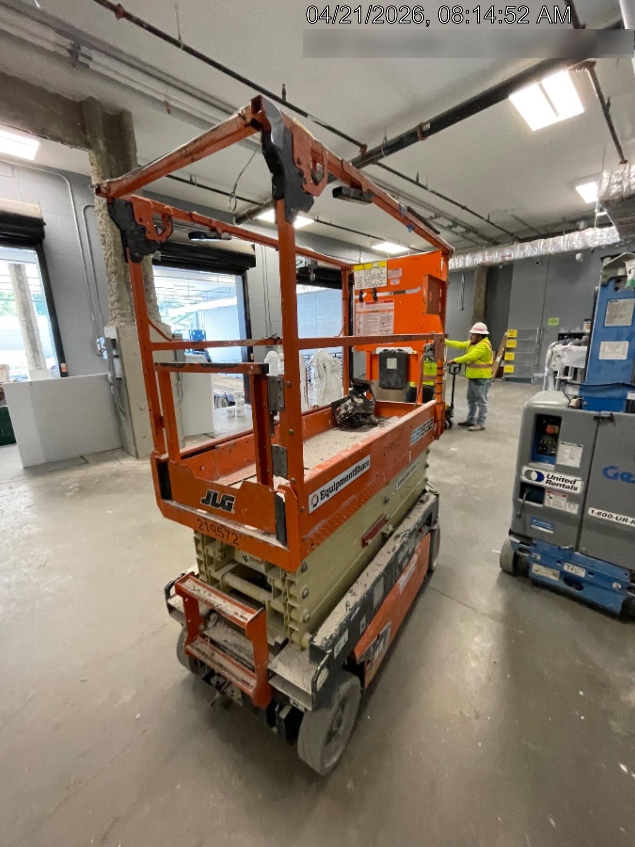 2022 JLG ES1932