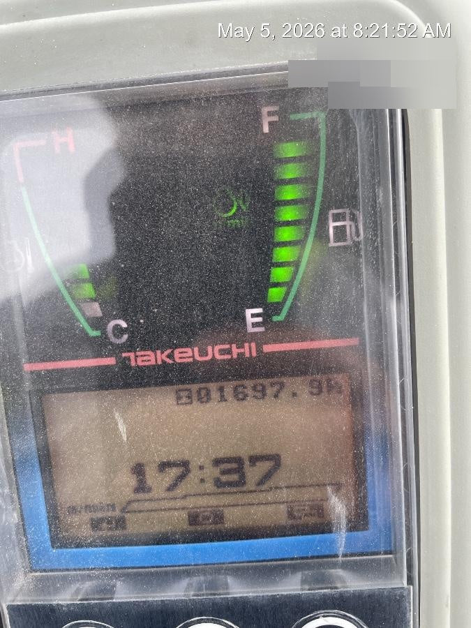 2022 TAKEUCHI TB235-2R