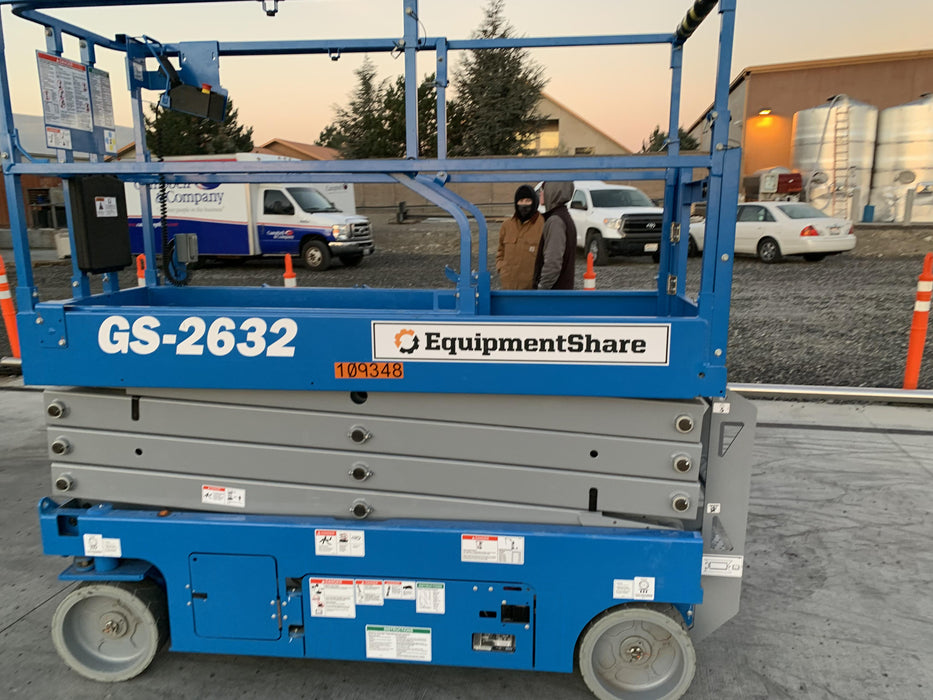 2020 Genie GS-2632 Solid NM Tires, Folding Rails with Half-Height Swing Gate, Beacon, 800W Invertor