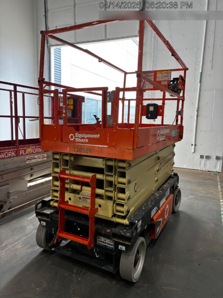2023 JLG ES3246