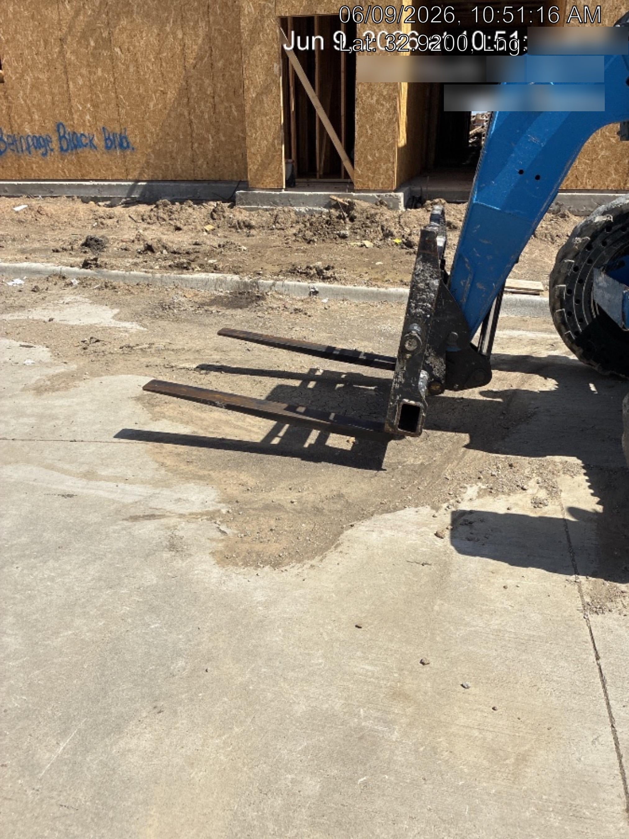 2018 Genie GTH-844 Genie GTH-844D w/Open ROPS, FF Tires, Work Light/Beacon, 60" Carriage and Forks