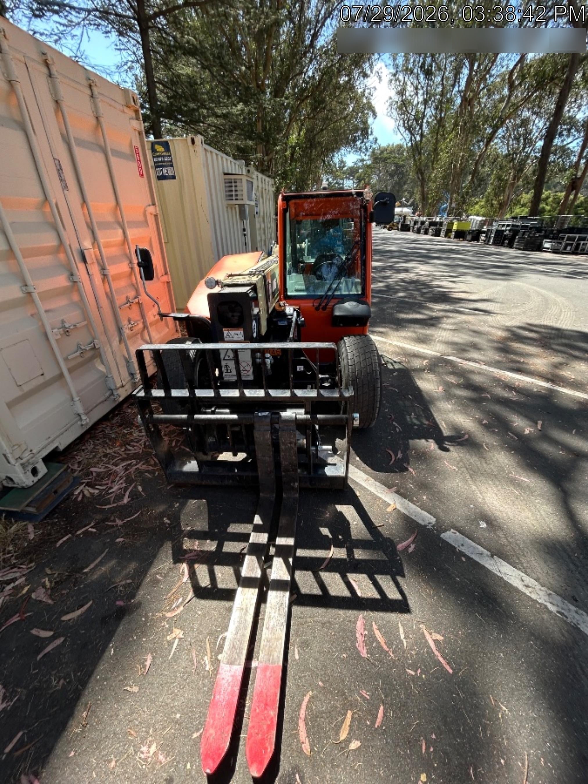 2025 JLG 519