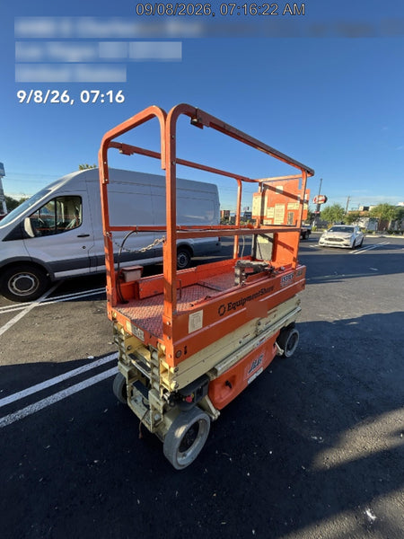 2016 JLG 1930ES Standard Options