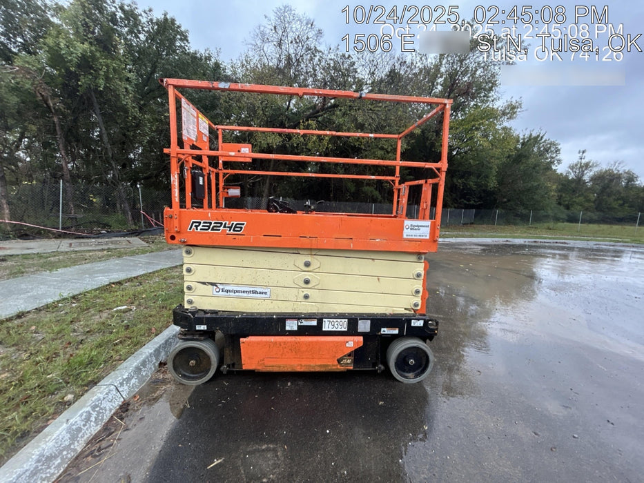 2021 JLG R3246